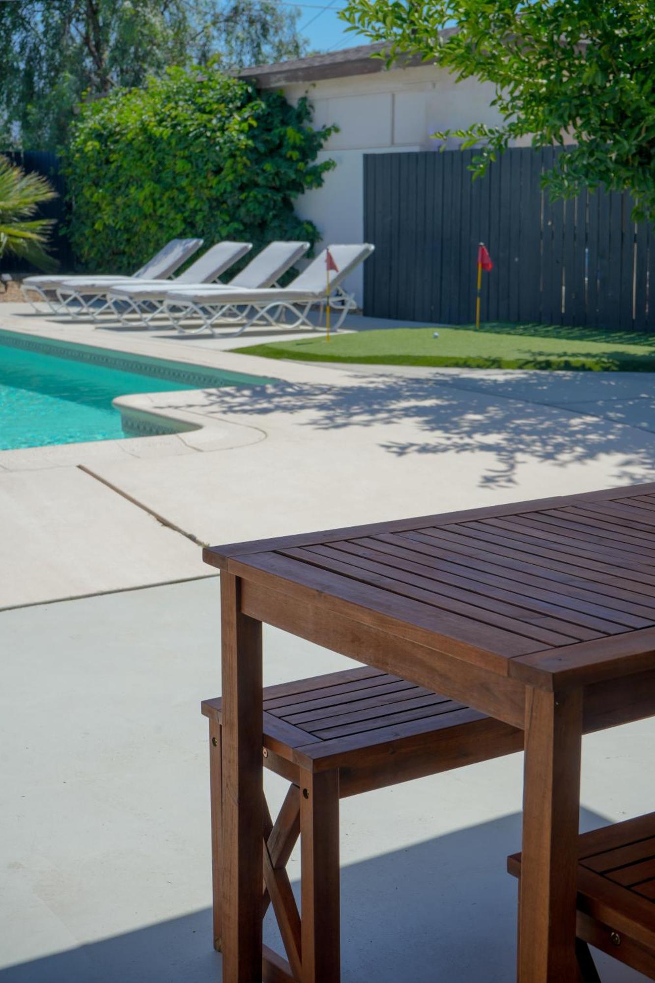The Pink Cactus - Desert Retreat - Luxe Pool, Golf & Game Room Indio Exteriér fotografie